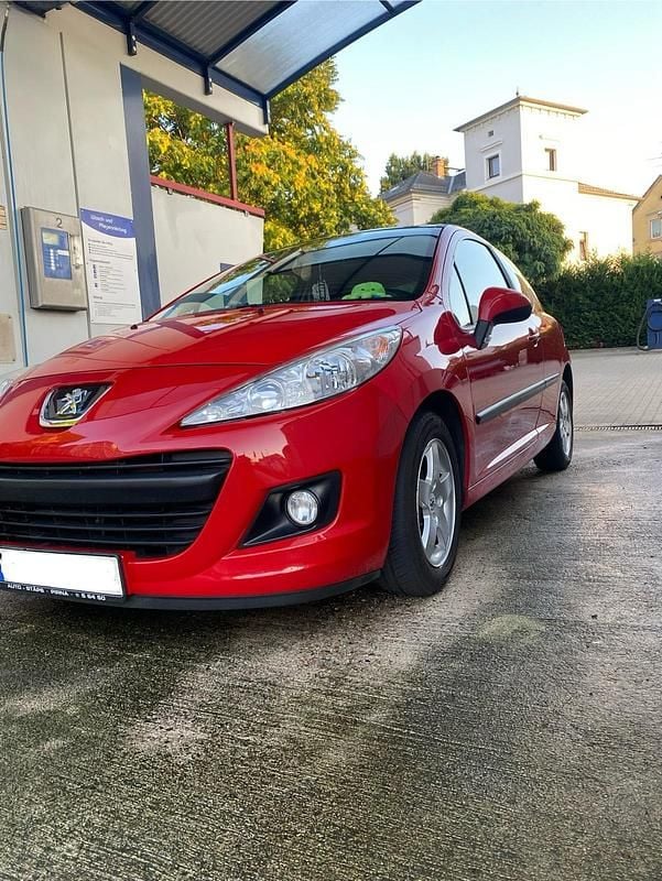 Rot Gebraucht 2011 Peugeot 207 Kleinwagen | 1.100 € (Superpreis) - Bild 1/4