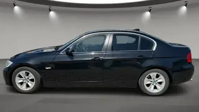 Second-hand BMW 325 170 CP (125 kW) 2008 Andere Berlinǎ
