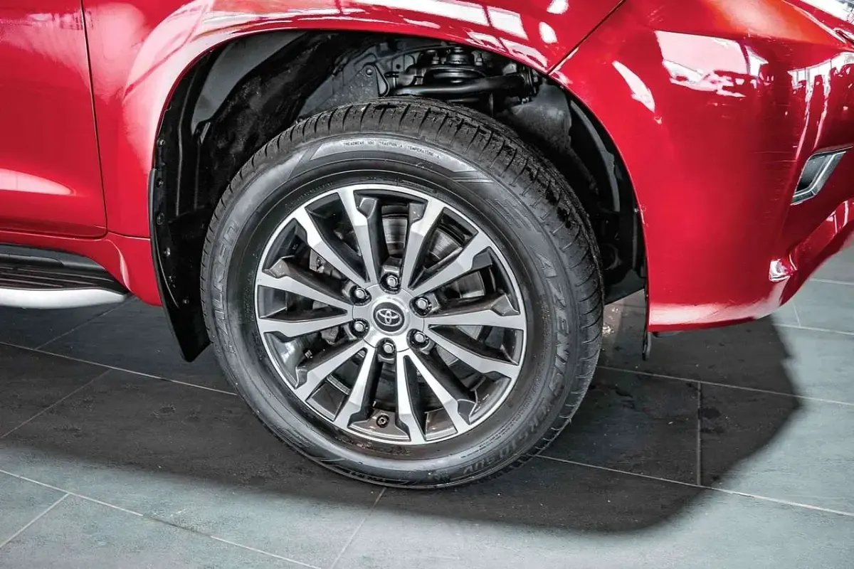 Gebraucht Toyota Land Cruiser Executive 177 PS (130 kW) 2019 Rot SUV