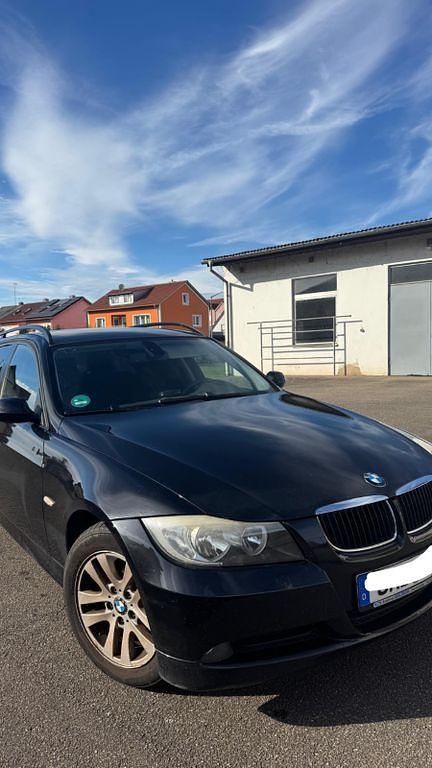 Schwarz Gebraucht 2007 BMW 320 Kombi | 2.100 € (Superpreis) - Bild 1/4