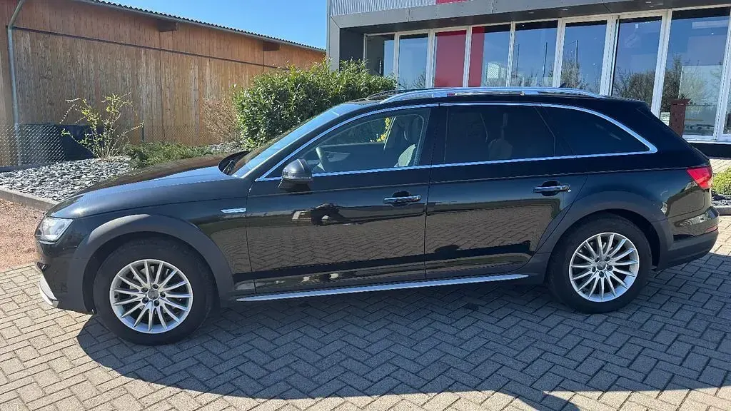 Gebraucht Audi A4 Allroad Ambiente 163 PS (119 kW) 2017 Schwarz Kombi