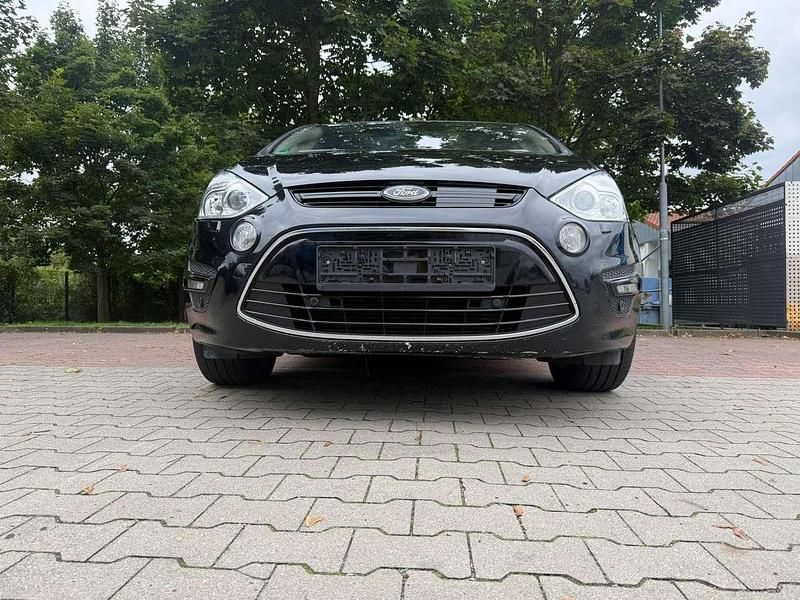 Schwarz Gebraucht 2012 Ford S-MAX Titanium Van / Kleinbus | 8.400 € (Fairer Preis) - Bild 1/4