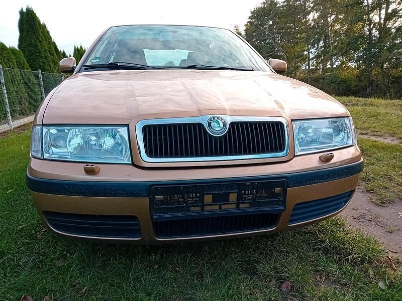 Gebraucht Skoda Octavia 150 PS (110 kW) 2001 Gold Limousine
