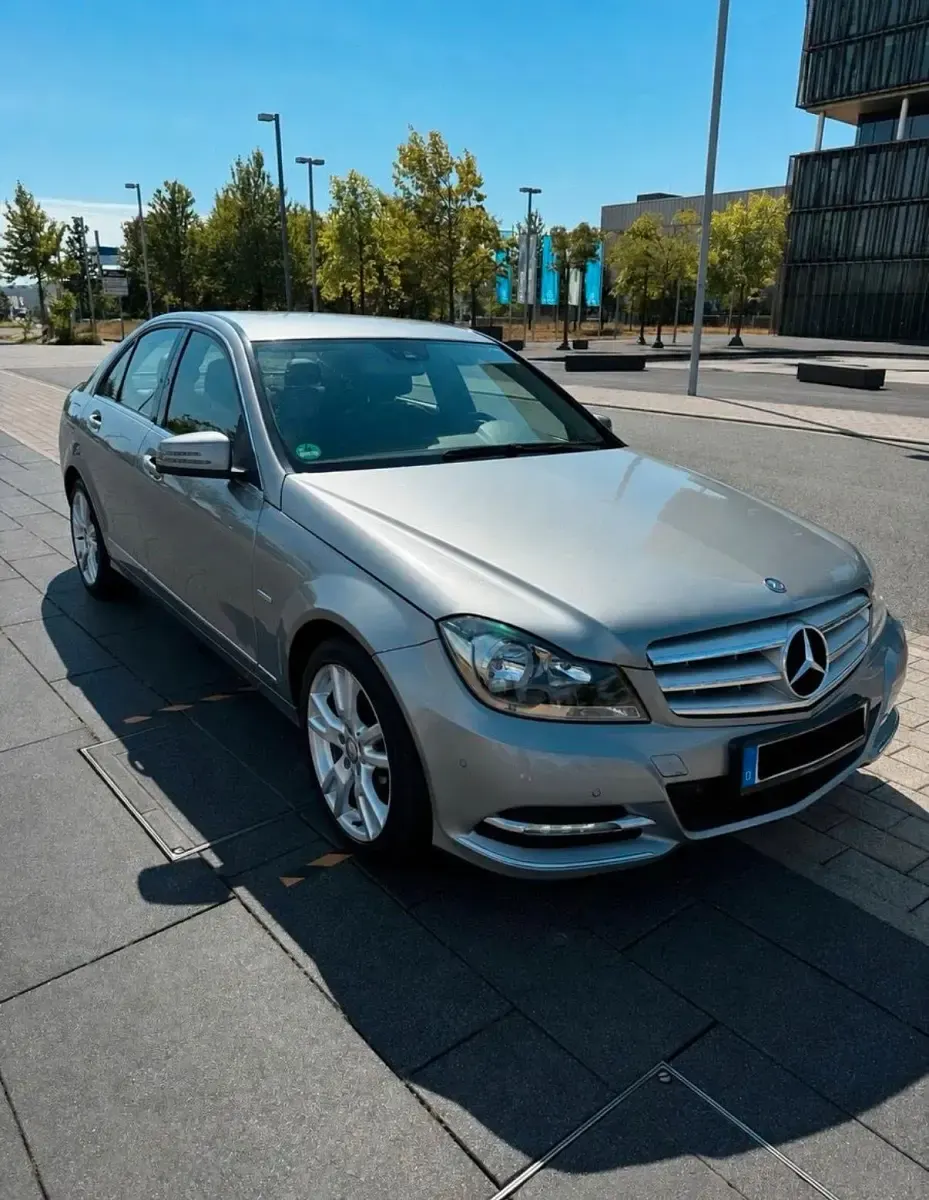 Gebraucht Mercedes C250 Avantgarde 204 PS (150 kW) 2011 Grau Limousine