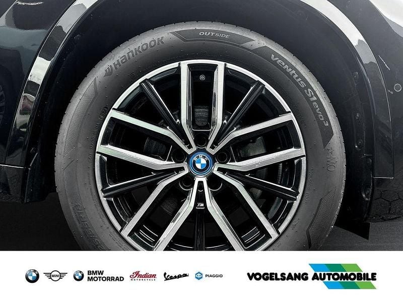 Gebraucht BMW iX1 Luxury Line 150 kW (204 PS) 2024 Saphirschwarz SUV