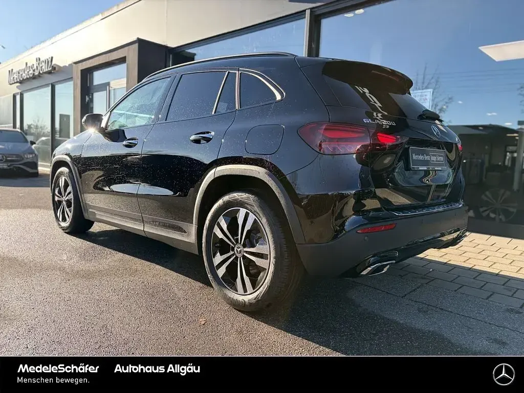 Gebraucht Mercedes GLA200 Progressive 163 PS (119 kW) 2026 Unilack nachtschwarz SUV