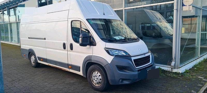 Gebraucht Peugeot Boxer 163 PS (119 kW) 2017 Weiß Van