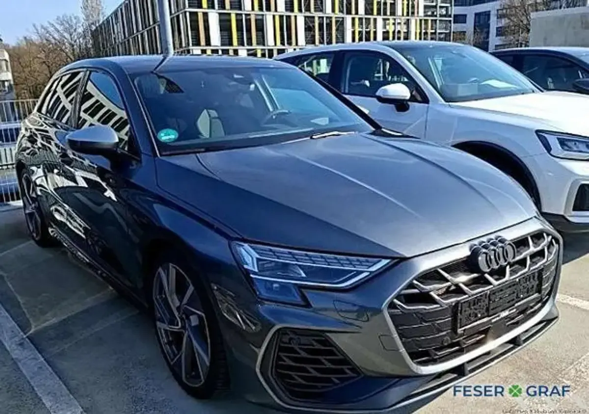 Używany Audi S3 Ambiente 333 KM (244 kW) 2025 Szary Sedan/Limuzyna