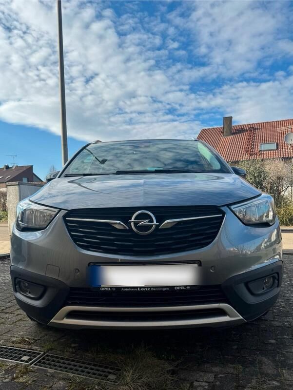 Grau Gebraucht 2018 Opel Crossland X SUV | 12.800 € (Guter Preis) - Bild 1/4
