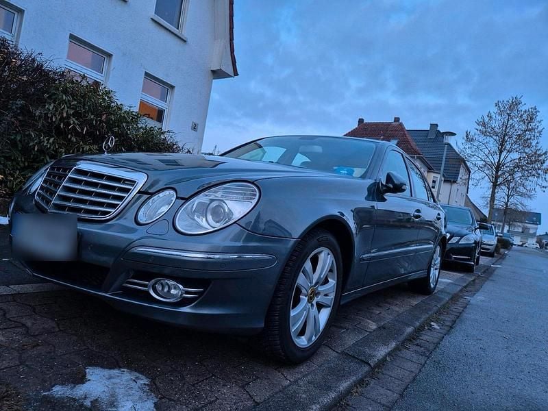 Gebraucht Mercedes E350 Elegance 292 PS (214 kW) 2008 Grau Limousine