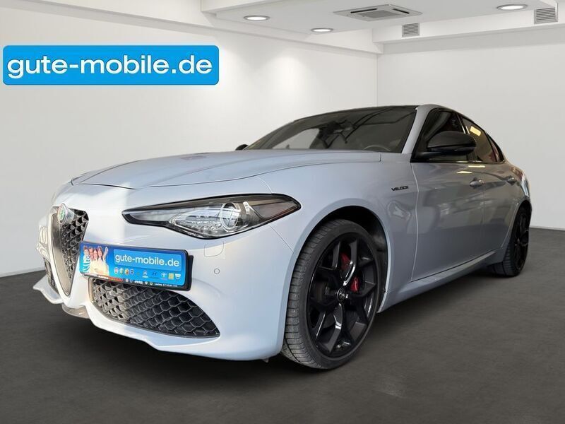 Silber colore esterno (perla lunare, metallic) Gebraucht 2020 Alfa Romeo Giulia Veloce Limousine | 34.500 € (Etwas zu teuer) - Bild 1/4
