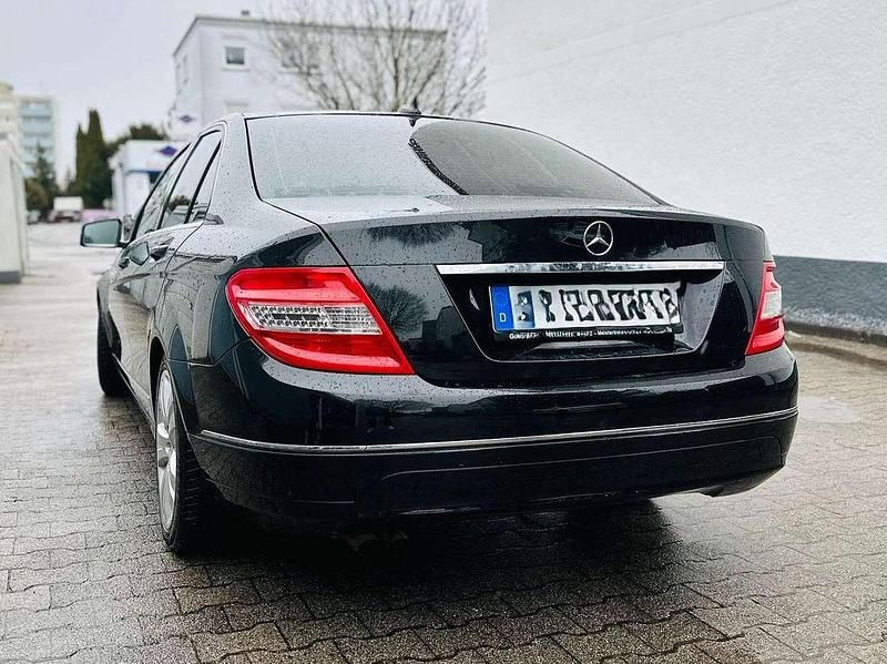 Gebraucht Mercedes 180 156 PS (114 kW) 2010 Schwarz Limousine