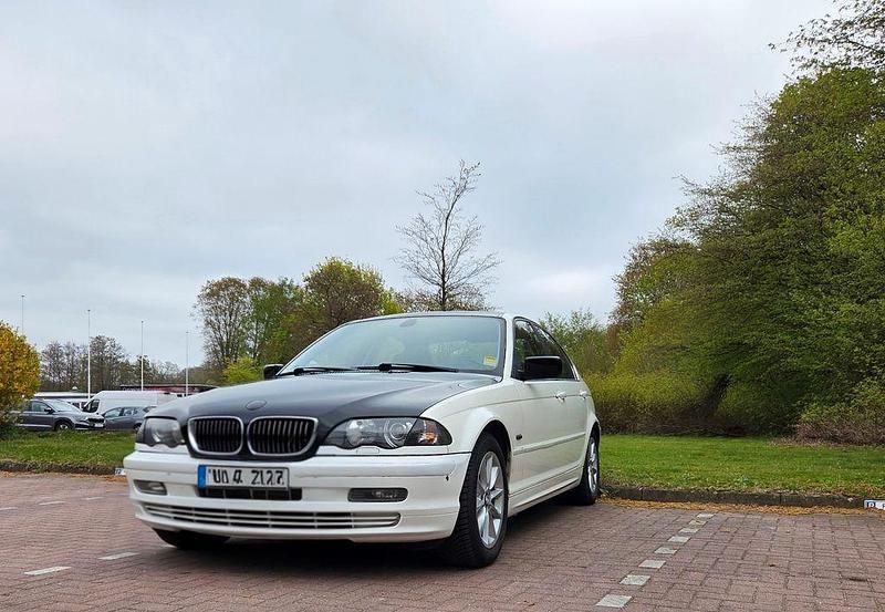 Second-hand BMW 325 192 CP (141 kW) 2001 Alb Berlinǎ