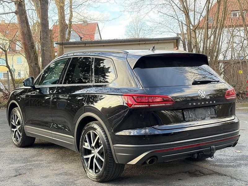 Gebraucht VW Touareg Basis 231 PS (169 kW) 2019 Schwarz SUV