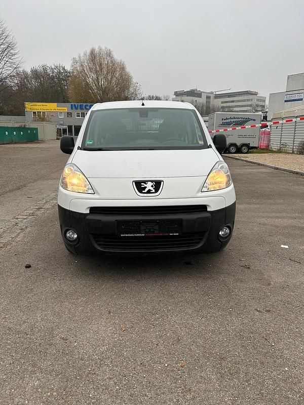 Weiß Gebraucht 2012 Peugeot Partner Van | 5.600 € (Fairer Preis) - Bild 1/4