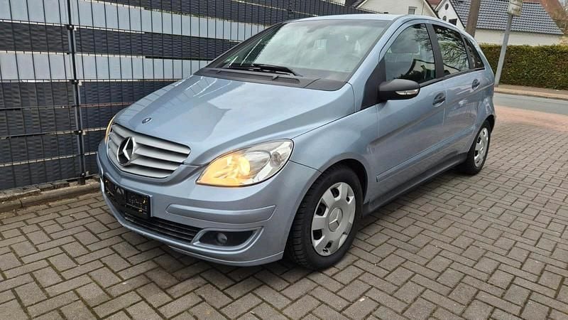 Gebraucht Mercedes B180 109 PS (80 kW) 2005 Blau Van / Kleinbus