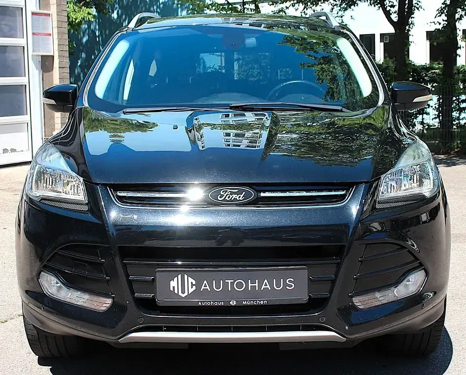 Gebraucht Ford Kuga Titanium 150 PS (110 kW) 2015 Schwarz SUV
