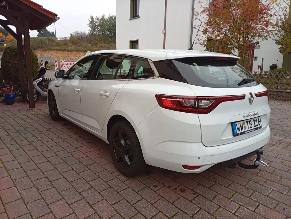 Gebraucht Renault Mégane IV LIMITED 132 PS (97 kW) 2018 Weiß Limousine