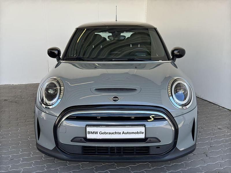Moonwalk grey metallic Gebraucht 2021 Mini Cooper SE Kleinwagen | 17.198 € (Fairer Preis) - Bild 1/4
