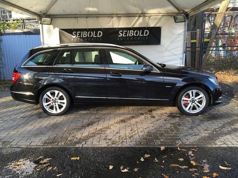 Gebraucht Mercedes C250 204 PS (150 kW) 2011 Schwarz Kombi