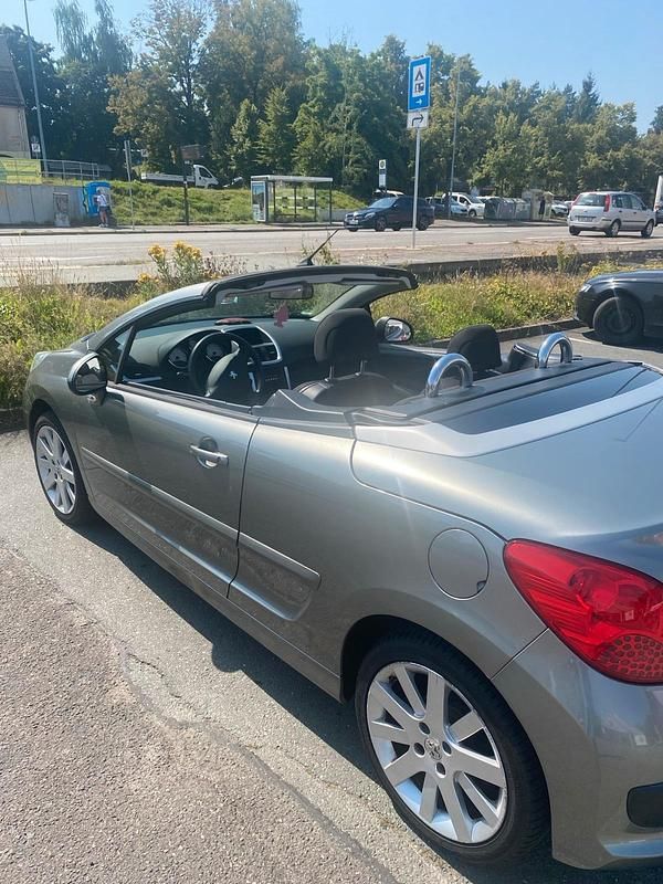 Grau Gebraucht 2009 Peugeot 207 CC Sport Cabrio | 2.600 € (Superpreis) - Bild 1/4