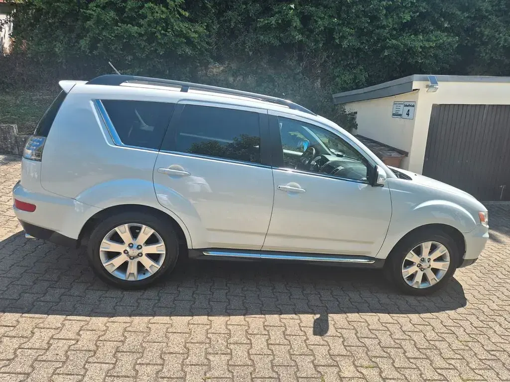 Gebraucht Mitsubishi Outlander Instyle 156 PS (114 kW) 2010 Weiß SUV