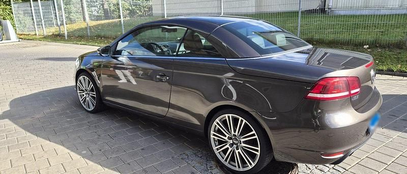 Gebraucht VW Eos 160 PS (117 kW) 2012 Braun Cabrio