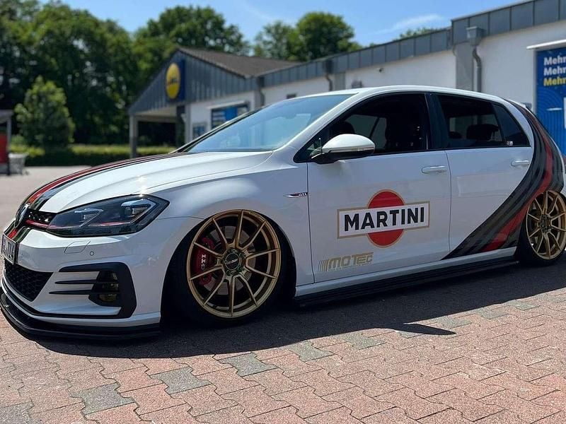 Weiß Gebraucht 2019 VW Golf VII GTI Limousine | 29.000 € - Bild 1/4