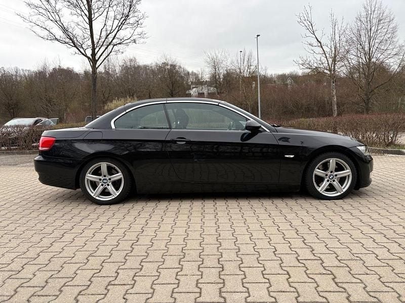 Gebraucht BMW 325 Cabriolet Performance 218 PS (160 kW) 2007 Schwarz Cabrio