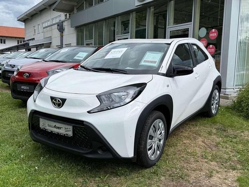 Schneeweiß Neu 2025 Toyota Aygo X Business Edition SUV | 17.999 € (Fairer Preis) - Bild 1/3