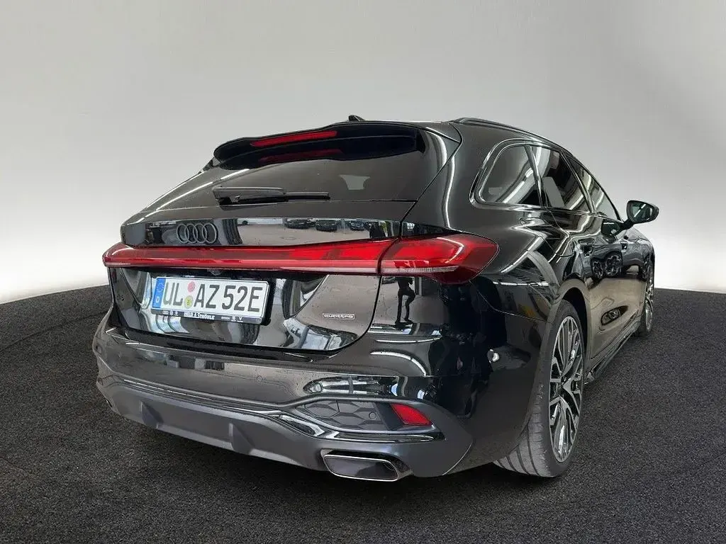 Gebraucht Audi A5 S-Line 367 PS (269 kW) 2026 Schwarz Kombi