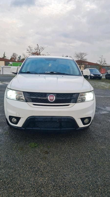Weiß Gebraucht 2011 Fiat Freemont SUV | 4.750 € (Guter Preis) - Bild 1/4