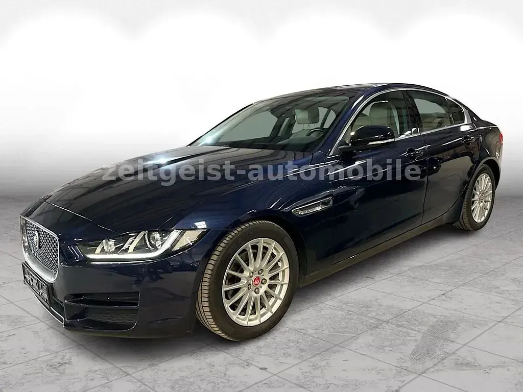 Gebraucht Jaguar XE Prestige 179 PS (131 kW) 2017 Blau Limousine