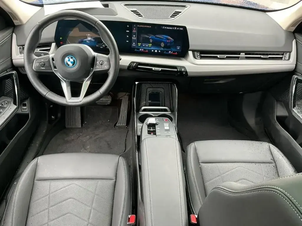 Gebraucht BMW iX2 150 kW (204 PS) 2024 Blau SUV