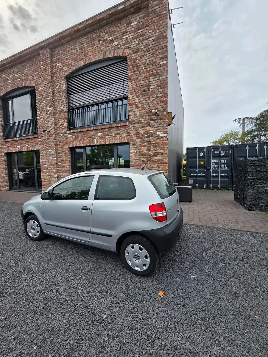 Gebraucht VW Fox 54 PS (39 kW) 2007 Grau Kleinwagen