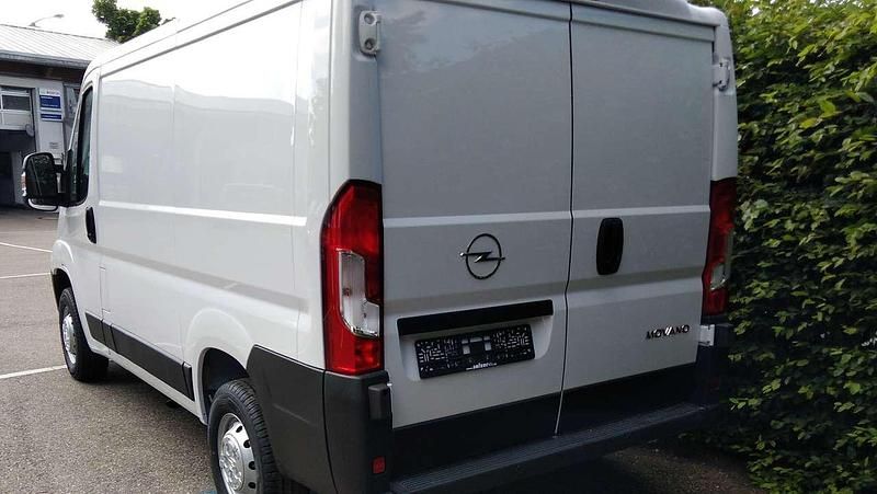 Gebraucht Opel Movano 120 PS (88 kW) 2024 Weiss icy Van