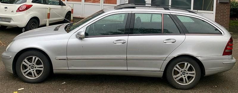 Gebraucht Mercedes C220 Elegance 145 PS (106 kW) 2003 Limousine