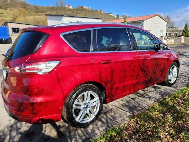 Gebraucht Ford S-MAX Titanium 190 PS (139 kW) 2019 Rot Van / Kleinbus