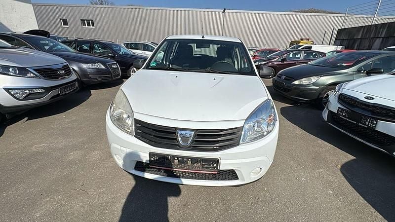 Używany Dacia Sandero 75 KM (55 kW) 2012 Biały Sedan/Limuzyna