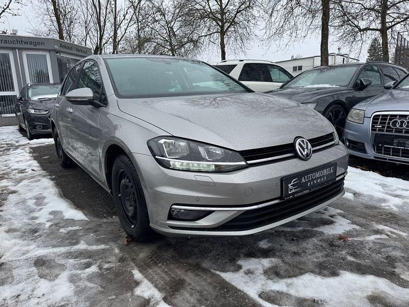 Gebraucht VW Golf VII Comfortline 110 PS (80 kW) 2017 Silber Limousine