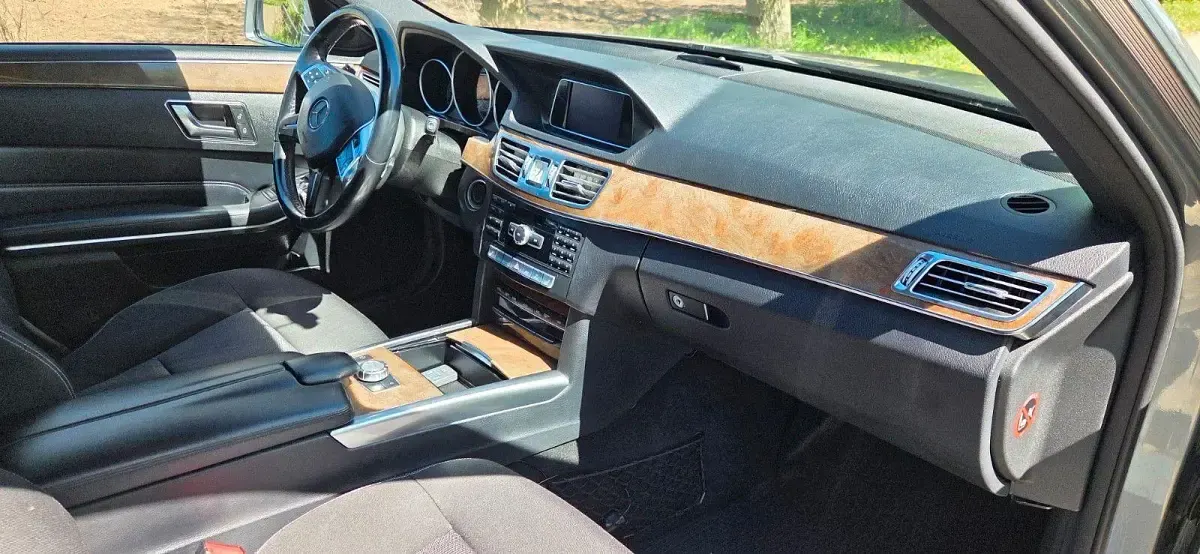 Gebraucht Mercedes E200 Elegance 184 PS (135 kW) 2014 Grau Kombi