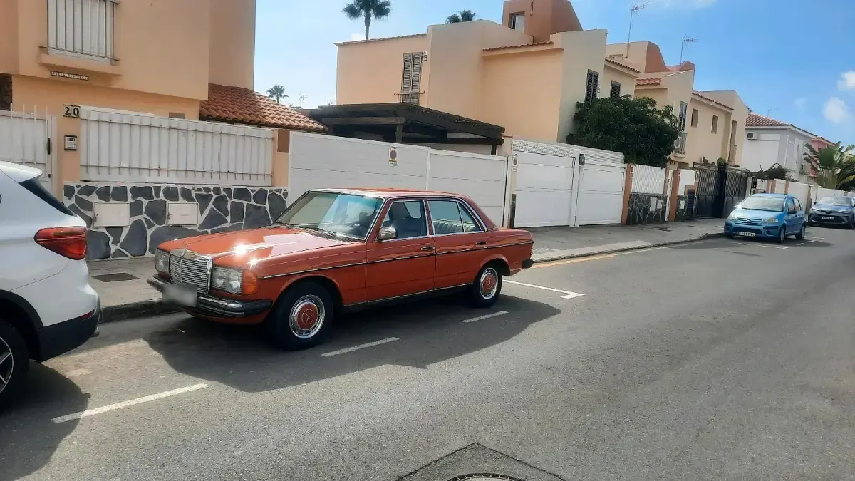 Gebraucht Mercedes 240 72 PS (52 kW) 1976 Limousine