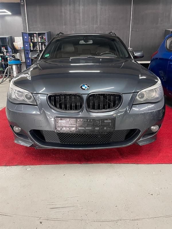 Gebraucht BMW 530 M Sport 235 PS (172 kW) 2009 Grau Kombi