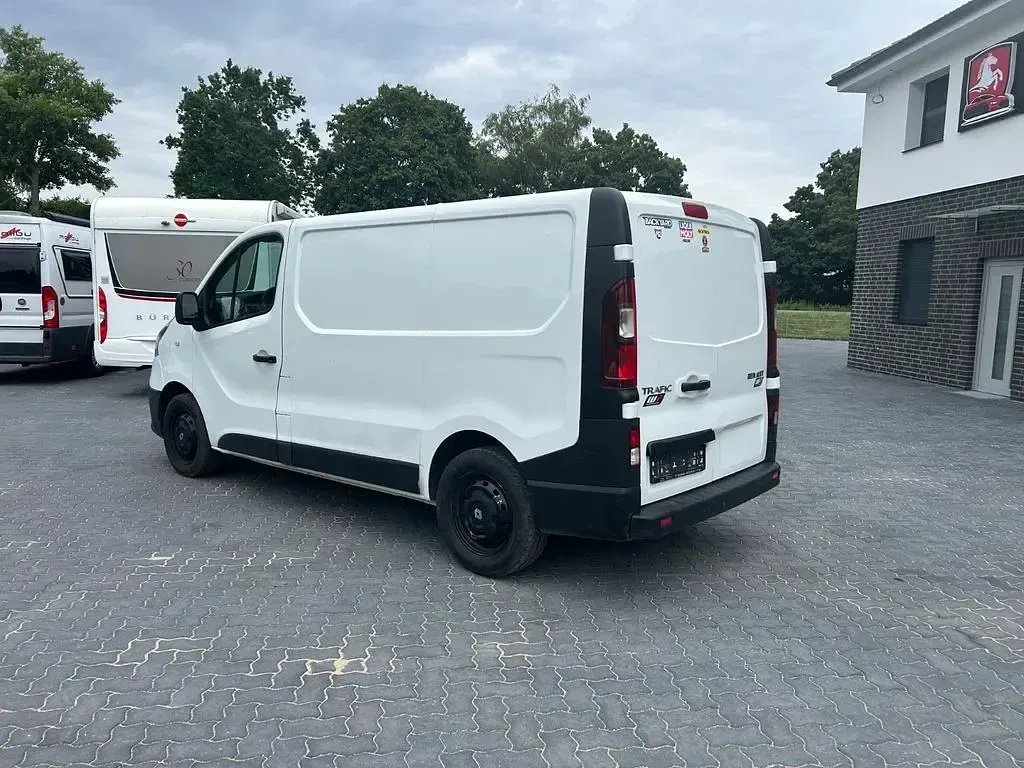 Gebraucht Renault Trafic Komfort 95 PS (69 kW) 2017 Weiß Van / Kleinbus