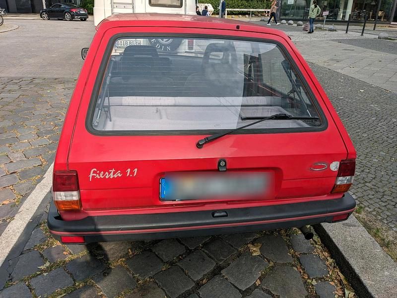 Gebraucht Ford Fiesta 46 PS (33 kW) 1988 Rot Kleinwagen