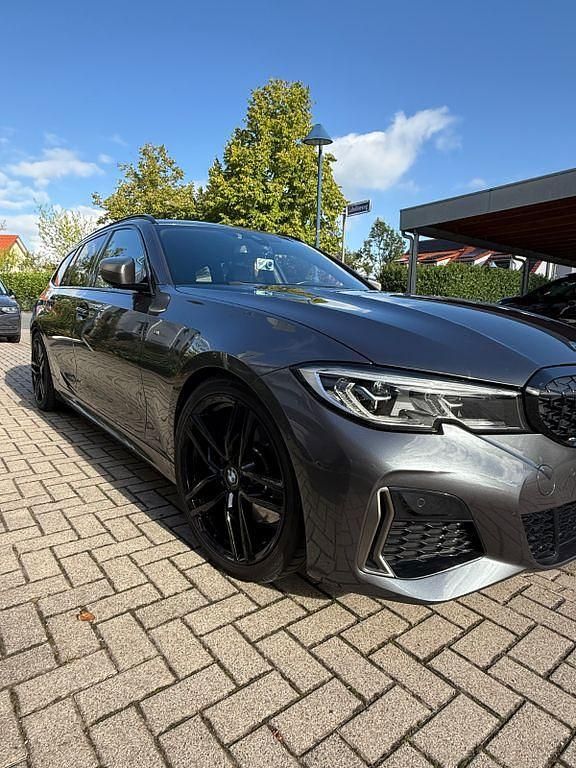 Grau Gebraucht 2022 BMW M340 M Sport Limousine | 46.500 € (Guter Preis) - Bild 1/4