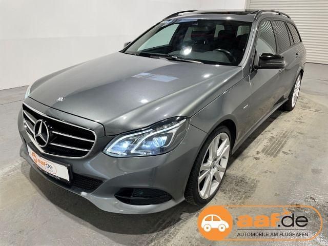 Grau Gebraucht 2017 Mercedes E250 Edition Kombi | 20.950 € (Guter Preis) - Bild 1/4