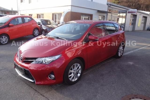 Gebraucht Toyota Auris Edition 99 PS (72 kW) 2013 Rot metallic