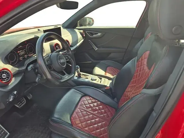 Gebraucht Audi SQ2 Ambiente 300 PS (220 kW) 2020 Tangorot metallic tangorot metallic SUV