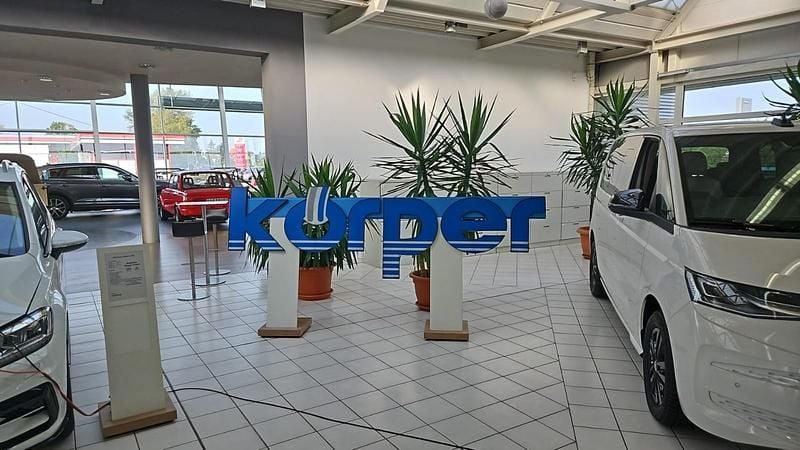 Gebraucht VW Golf VII Style 150 PS (110 kW) 2020 Deep black perleffekt Limousine
